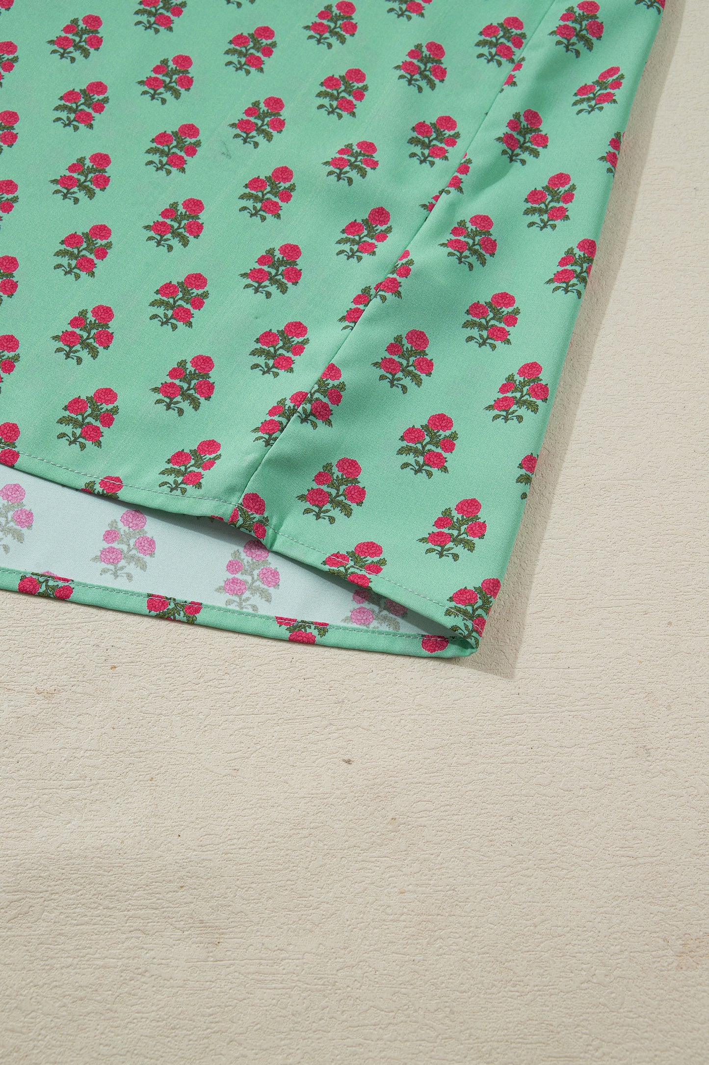 Green Plus Size Floral Print Contrast Trim V Neck Bracelet Sleeve Blouse-Plus Size/Plus Size Tops/Plus Size Blouses & Shirts-[Adult]-[Female]-2022 Online Blue Zone Planet