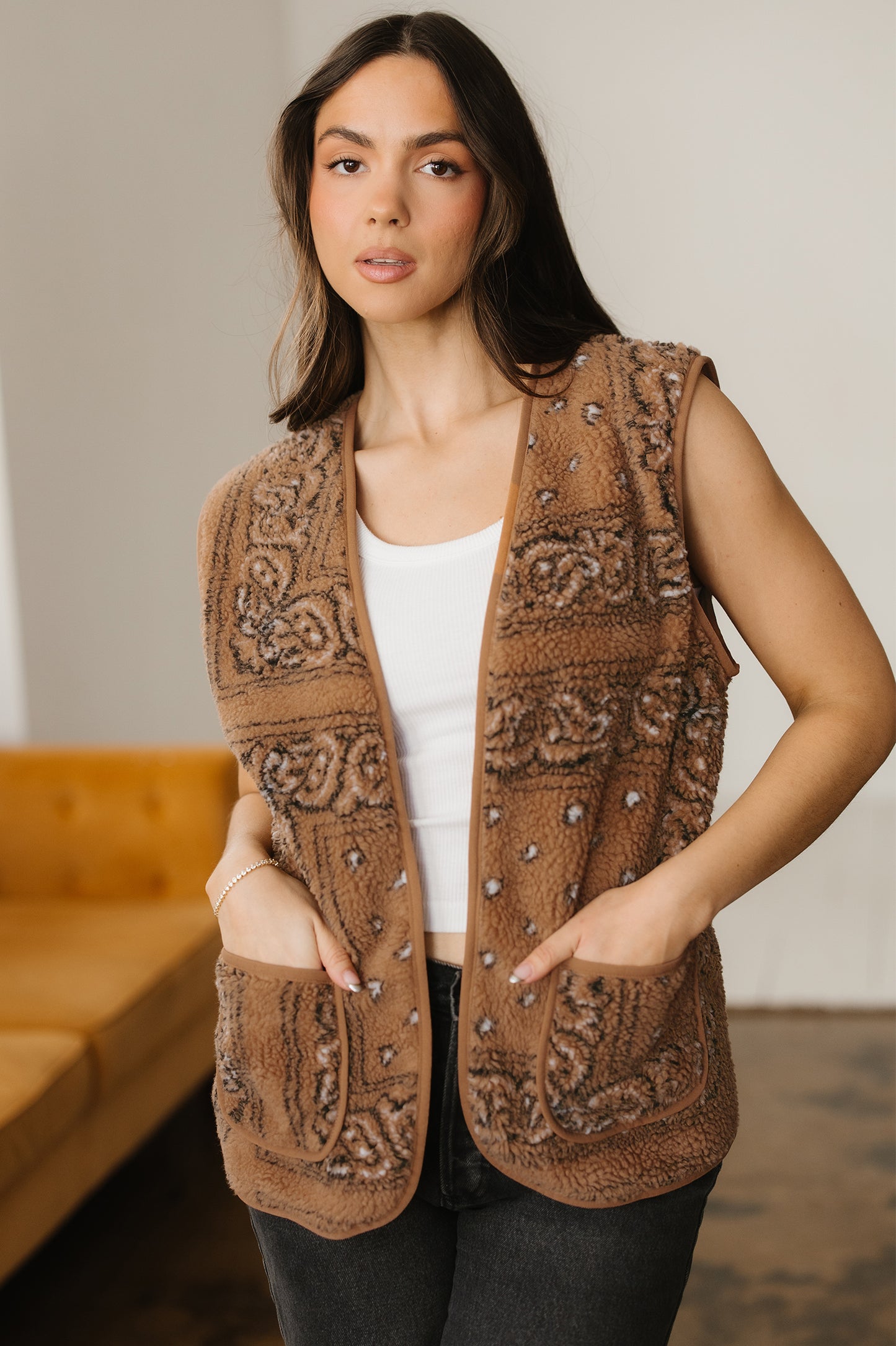 Brown Sherpa Paisley Print Pocketed Western Fashion Vest Jacket