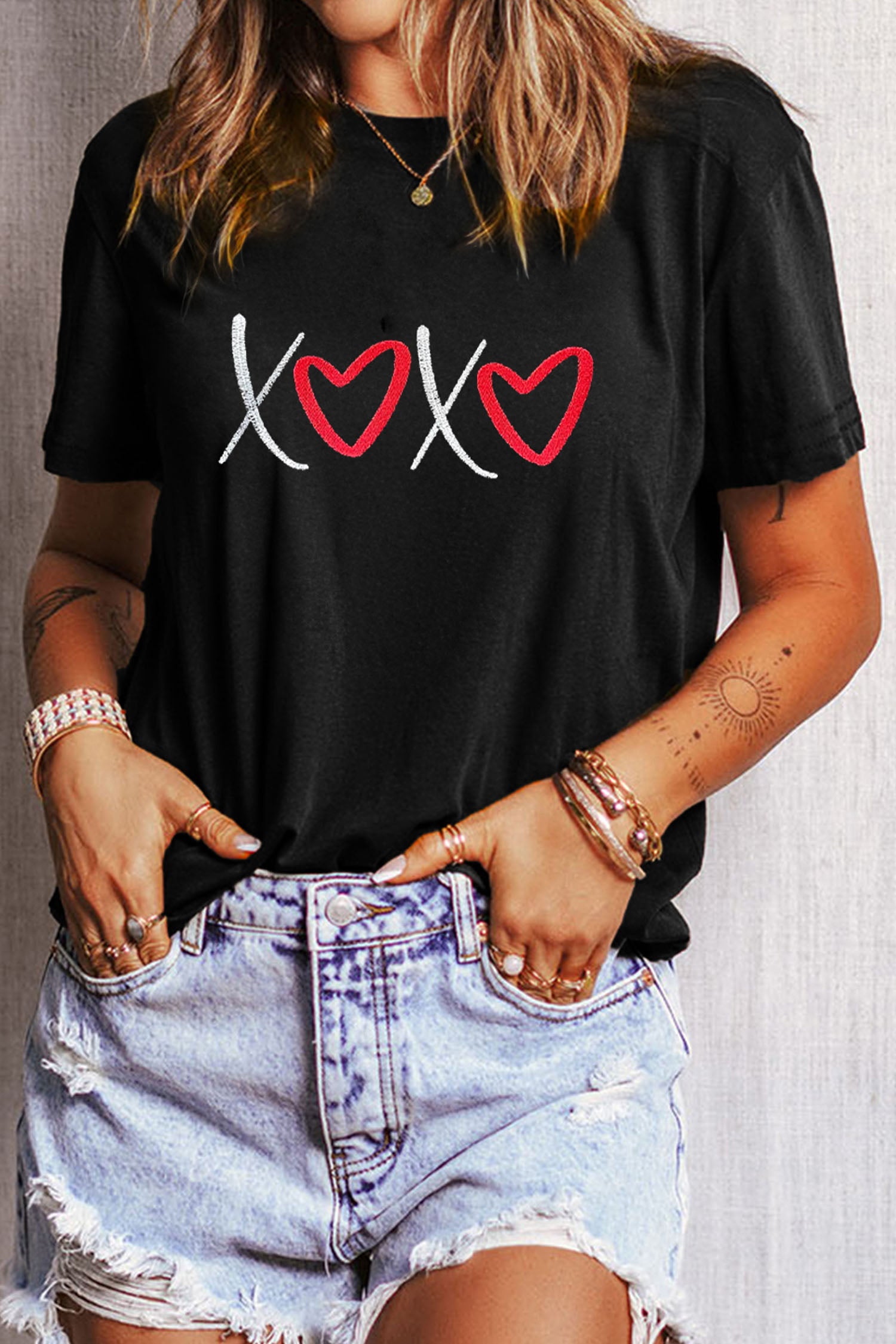 Black Xoxo Valentines Heart Embroidered Casual Graphic Tee-Graphic Tees-[Adult]-[Female]-2022 Online Blue Zone Planet