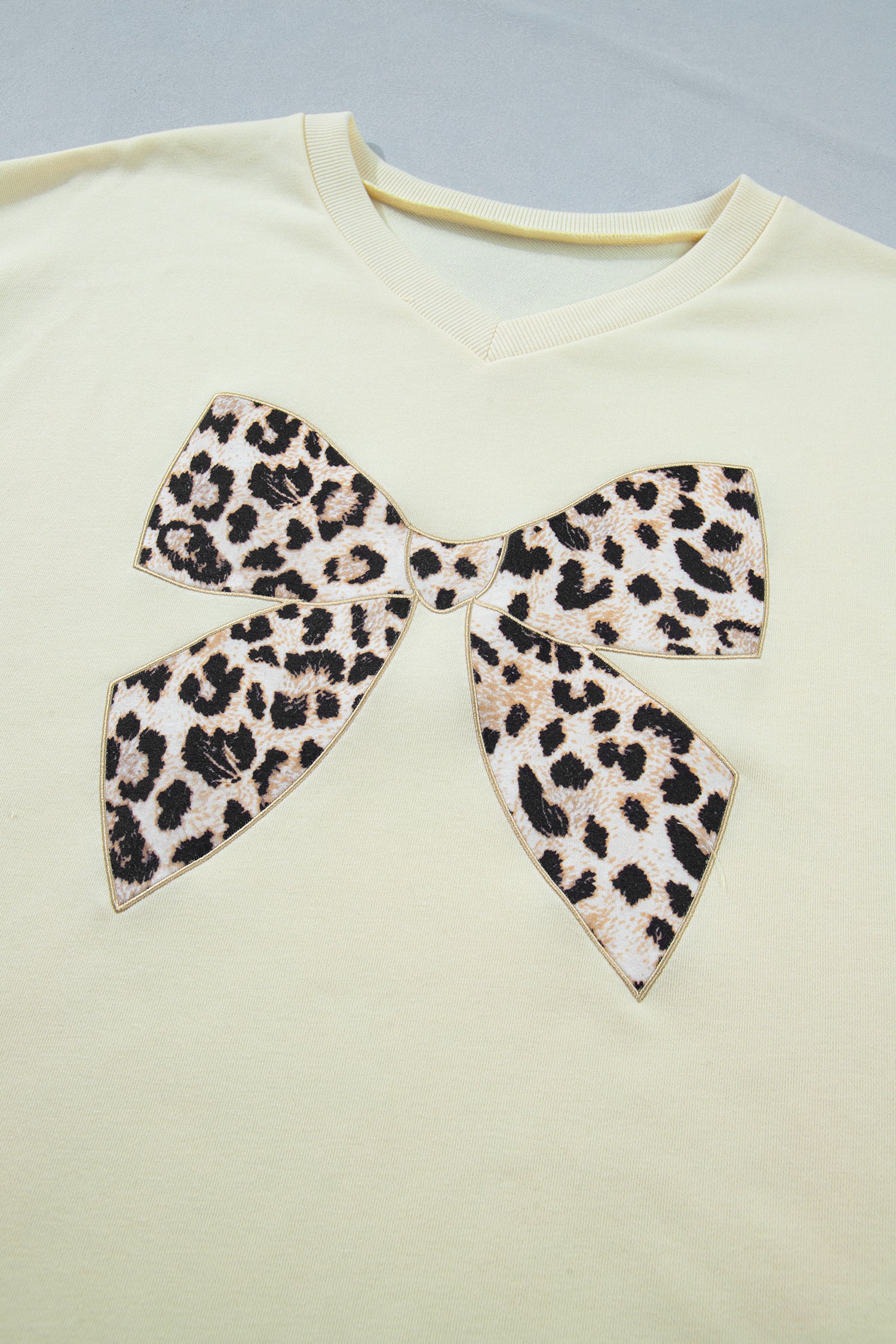 White Contrast Leopard Bow Patched V Neck Loose Tee Drawstring Shorts 2pcs Outfit-Two Piece Sets/Short Sets-[Adult]-[Female]-2022 Online Blue Zone Planet