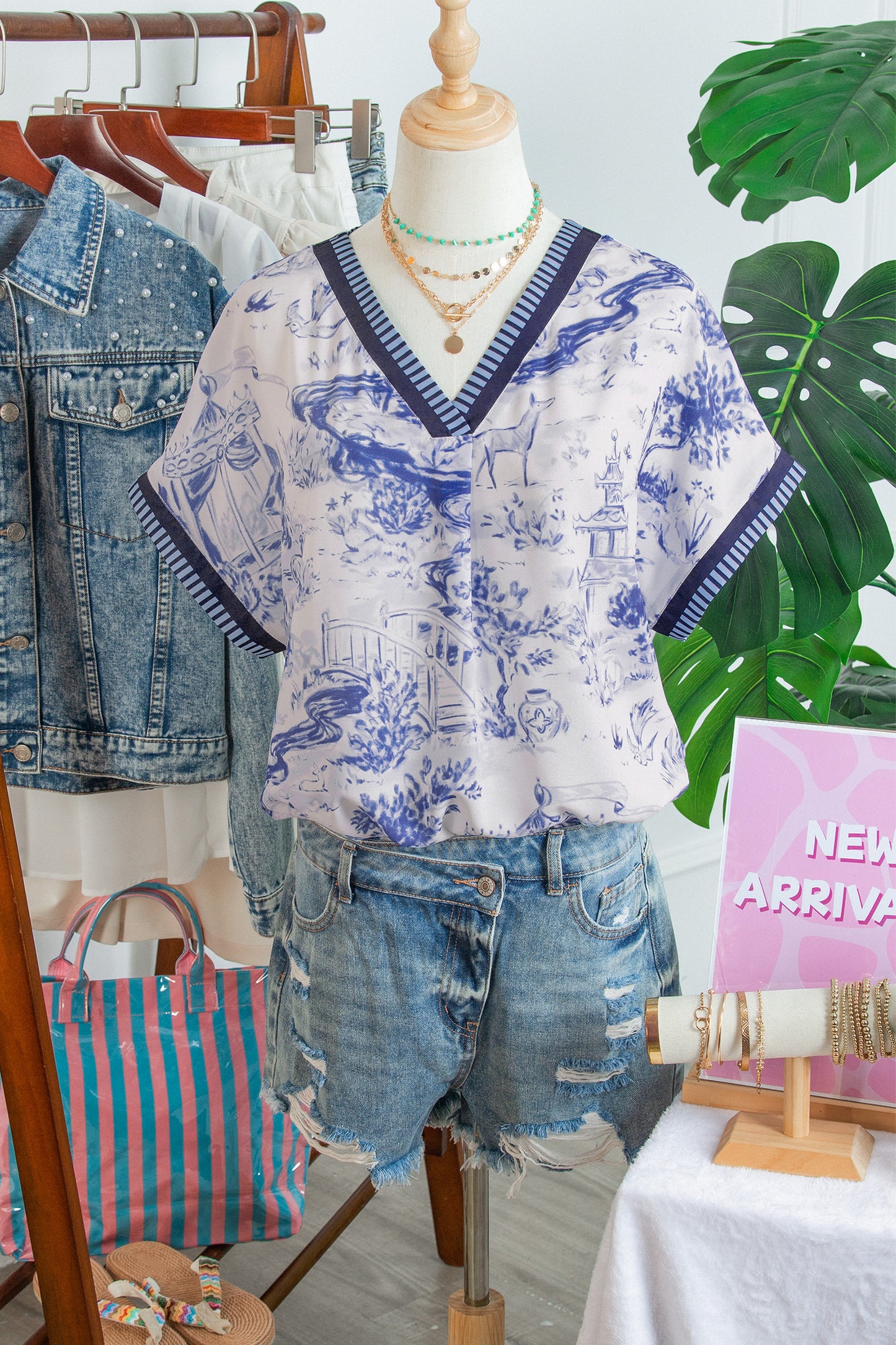 Blue Wild Animal Paradise Striped Trim V Neck Short Sleeve Blouse-Tops/Blouses & Shirts-[Adult]-[Female]-2022 Online Blue Zone Planet