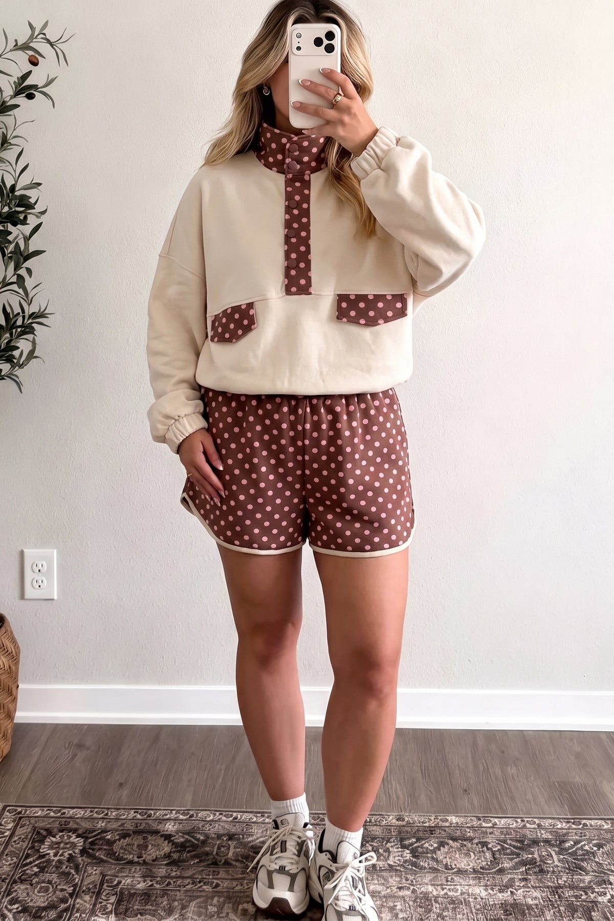 Brown Polka Dot Contrast Baggy Pullover and Elastic Waist Shorts 2pcs Set