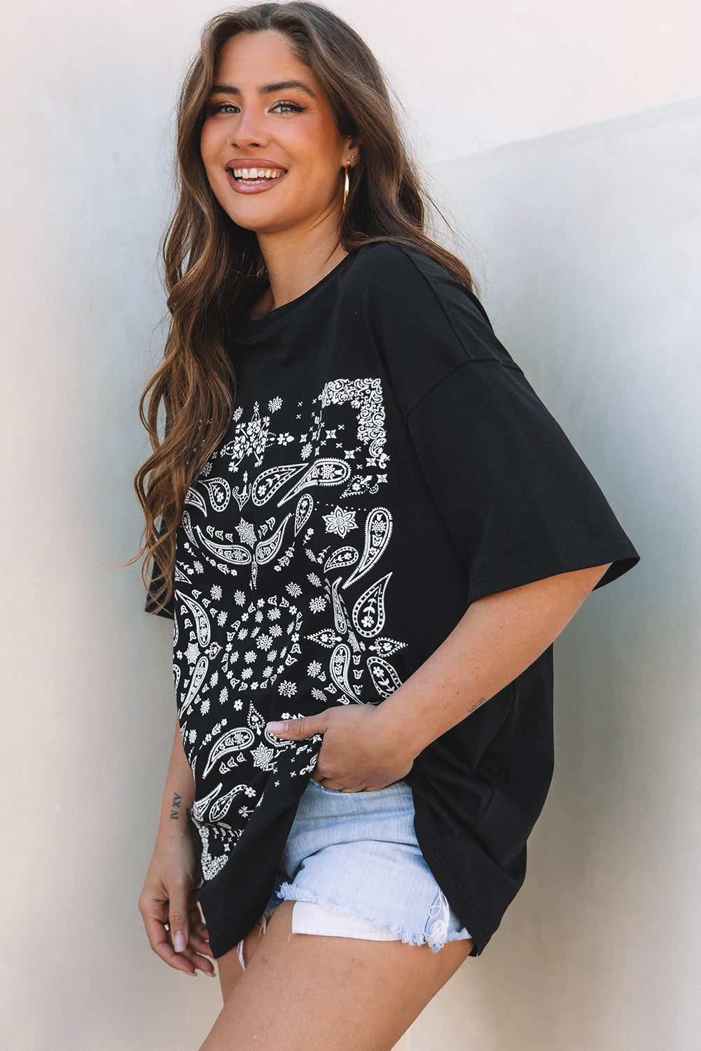 Black Paisley Print Crew Neck Loose Fit Tunic Tee-Graphic/Graphic Tees-[Adult]-[Female]-2022 Online Blue Zone Planet