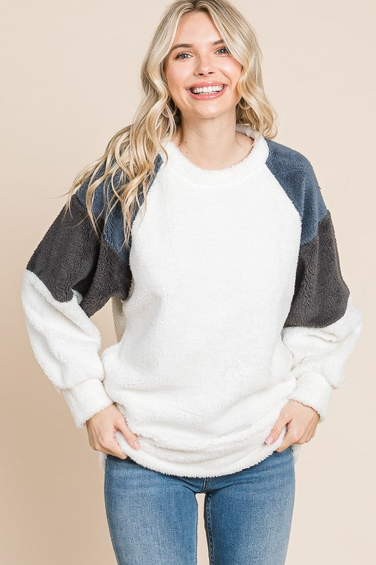 Culture Code Color Block Faux Fur Raglan Sleeve Sweatshirt-[Adult]-[Female]-2022 Online Blue Zone Planet