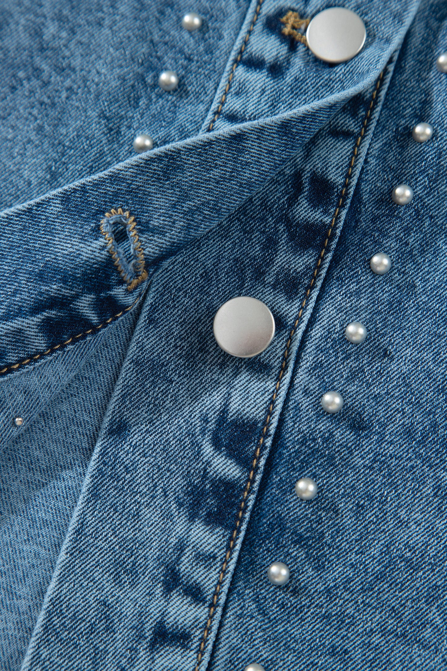 Sail Blue Rivet Embellished Western Style Regular Fit Long Sleeve Denim Jacket