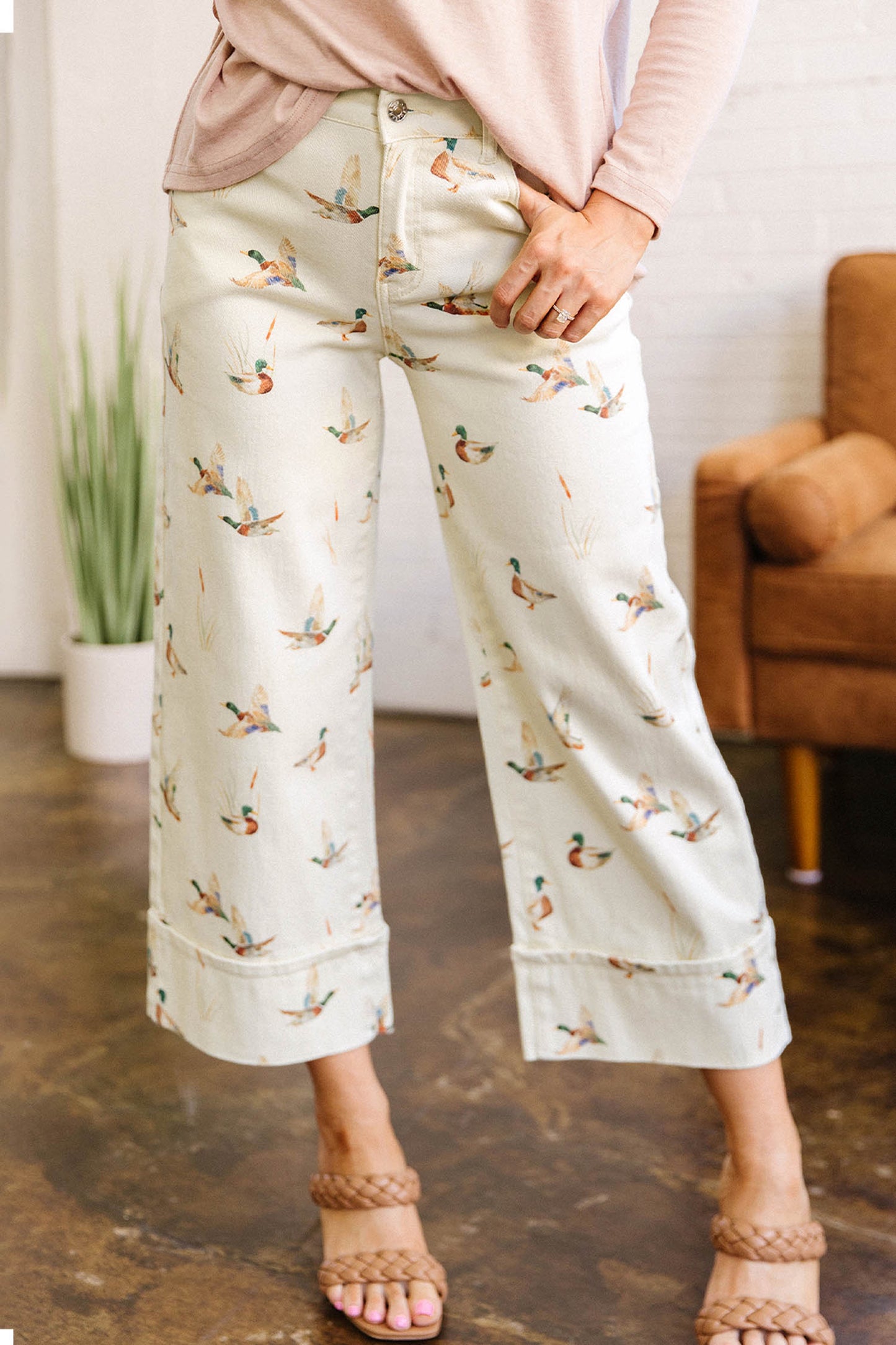 Beige Stylish Mallard Printed Cuffed Hem Shift Jeans