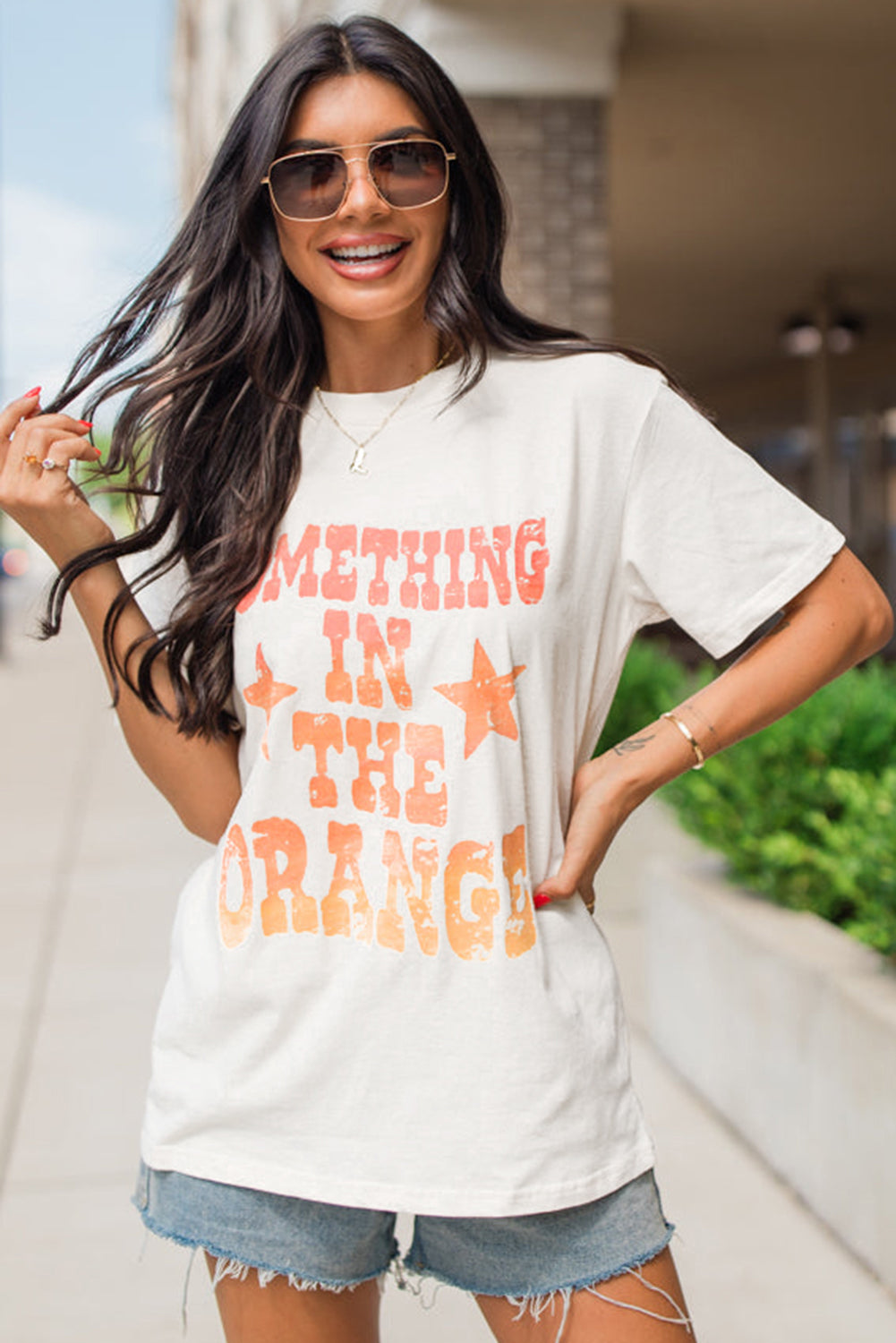 White SOMETHING IN THE ORANGE Graphic Crew Neck T Shirt-Graphic/Graphic Tees-[Adult]-[Female]-2022 Online Blue Zone Planet