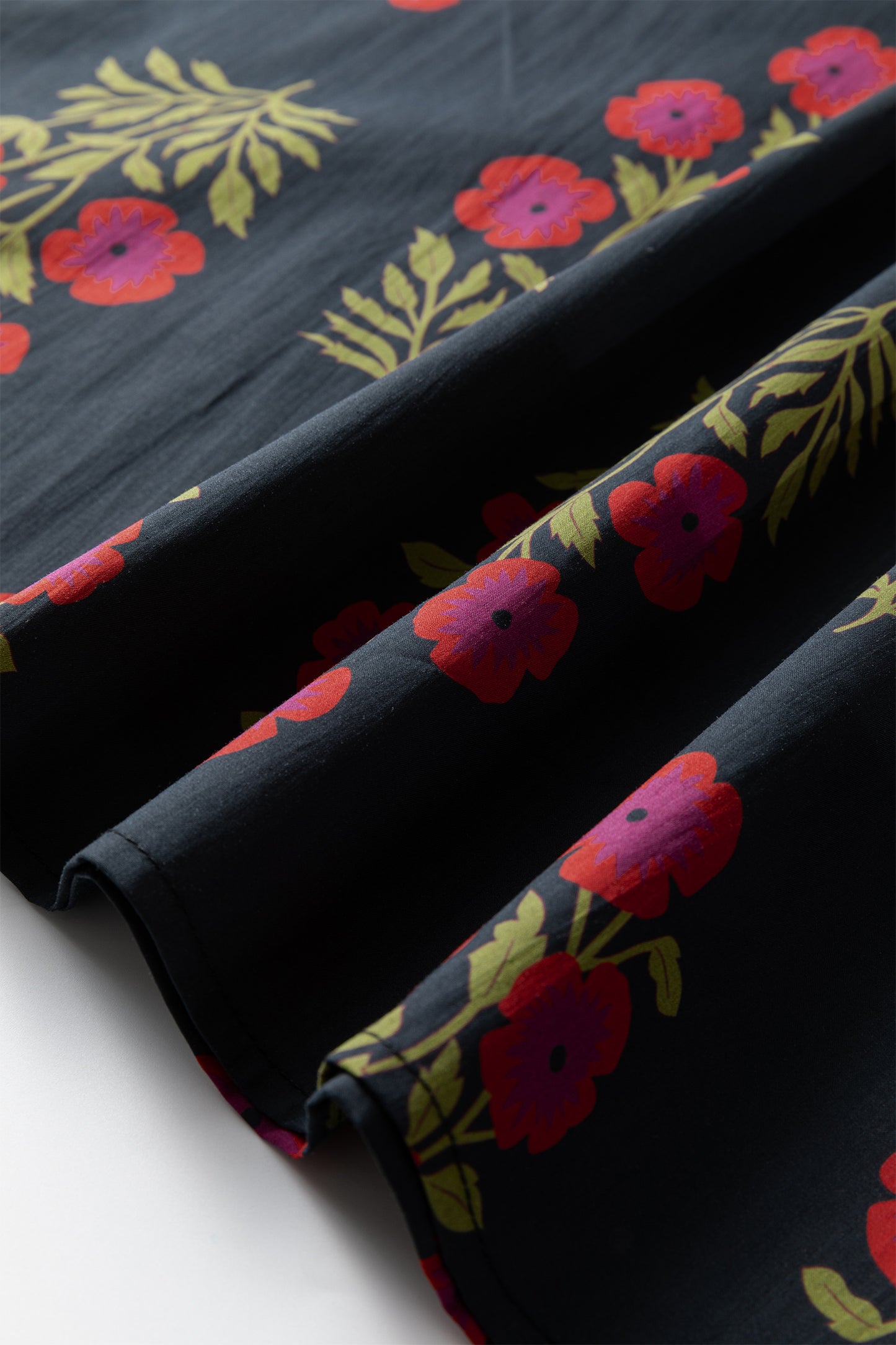 Black Floral Short Bubble Sleeve Contrast Slit Neckline Blouse-Tops/Blouses & Shirts-[Adult]-[Female]-2022 Online Blue Zone Planet