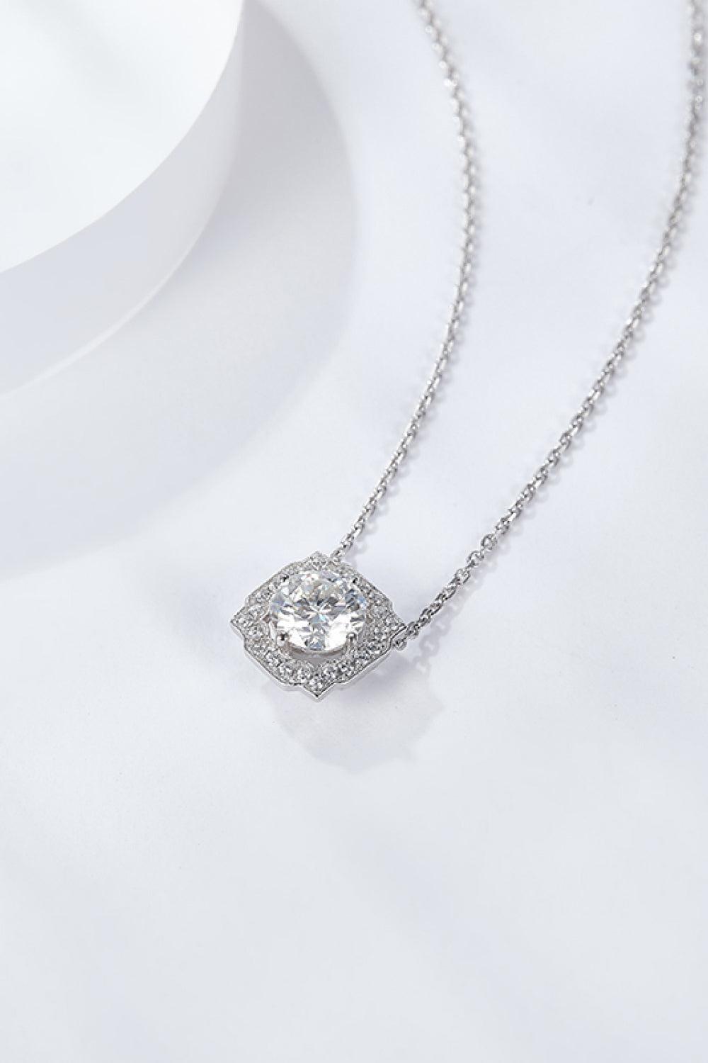 1 Carat Moissanite Flower Shape Pendant Chain Necklace BLUE ZONE PLANET