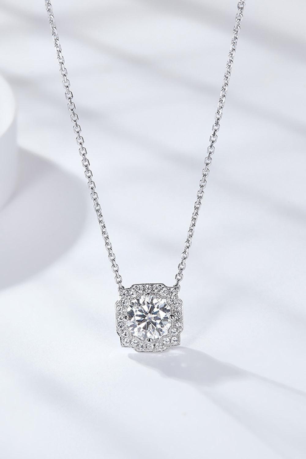 1 Carat Moissanite Flower Shape Pendant Chain Necklace BLUE ZONE PLANET