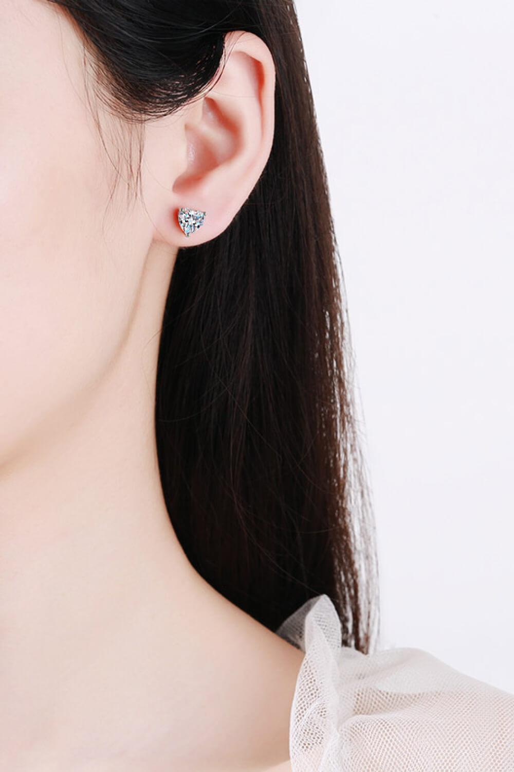 2 Carat Moissanite Heart-Shaped Stud Earrings BLUE ZONE PLANET