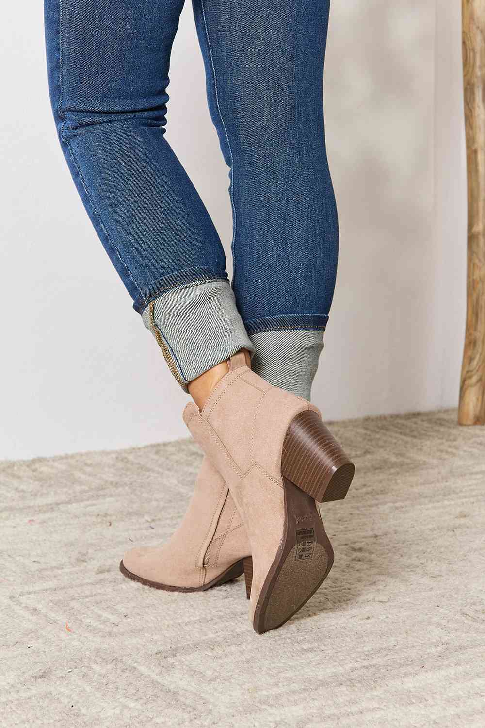 East Lion Corp Block Heel Point Toe Ankle Boots BLUE ZONE PLANET