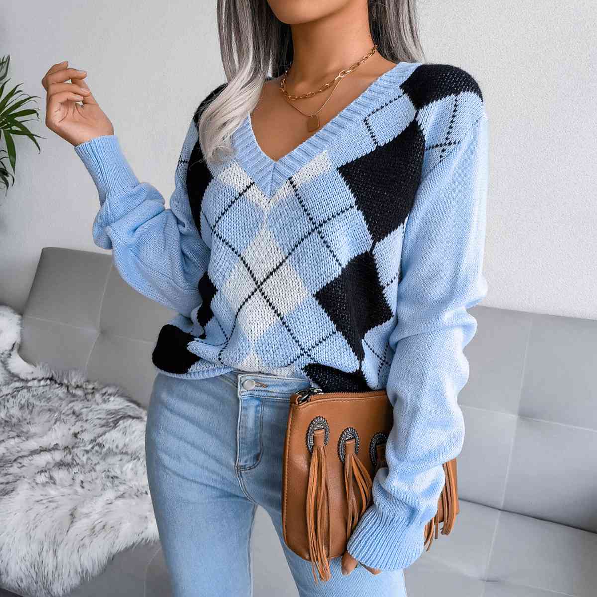 Geometric V-Neck Sweater BLUE ZONE PLANET