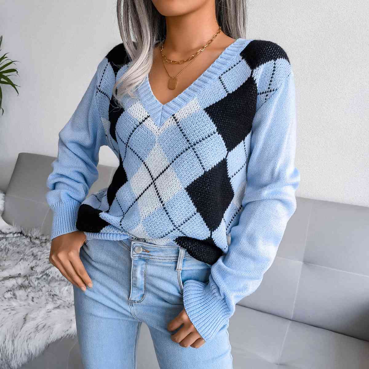 Geometric V-Neck Sweater BLUE ZONE PLANET