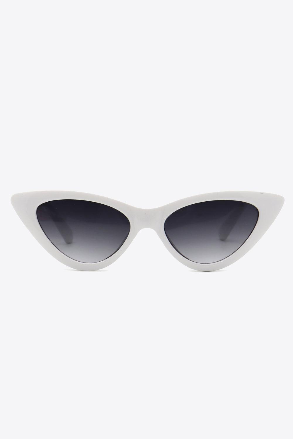 Chain Detail Cat-Eye Sunglasses BLUE ZONE PLANET