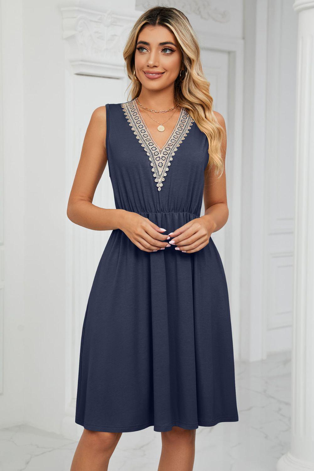 Contrast V-Neck Sleeveless Dress BLUE ZONE PLANET