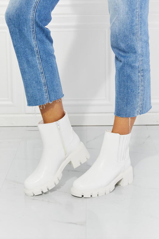 MMShoes What It Takes Lug Sole Chelsea Boots in White BLUE ZONE PLANET