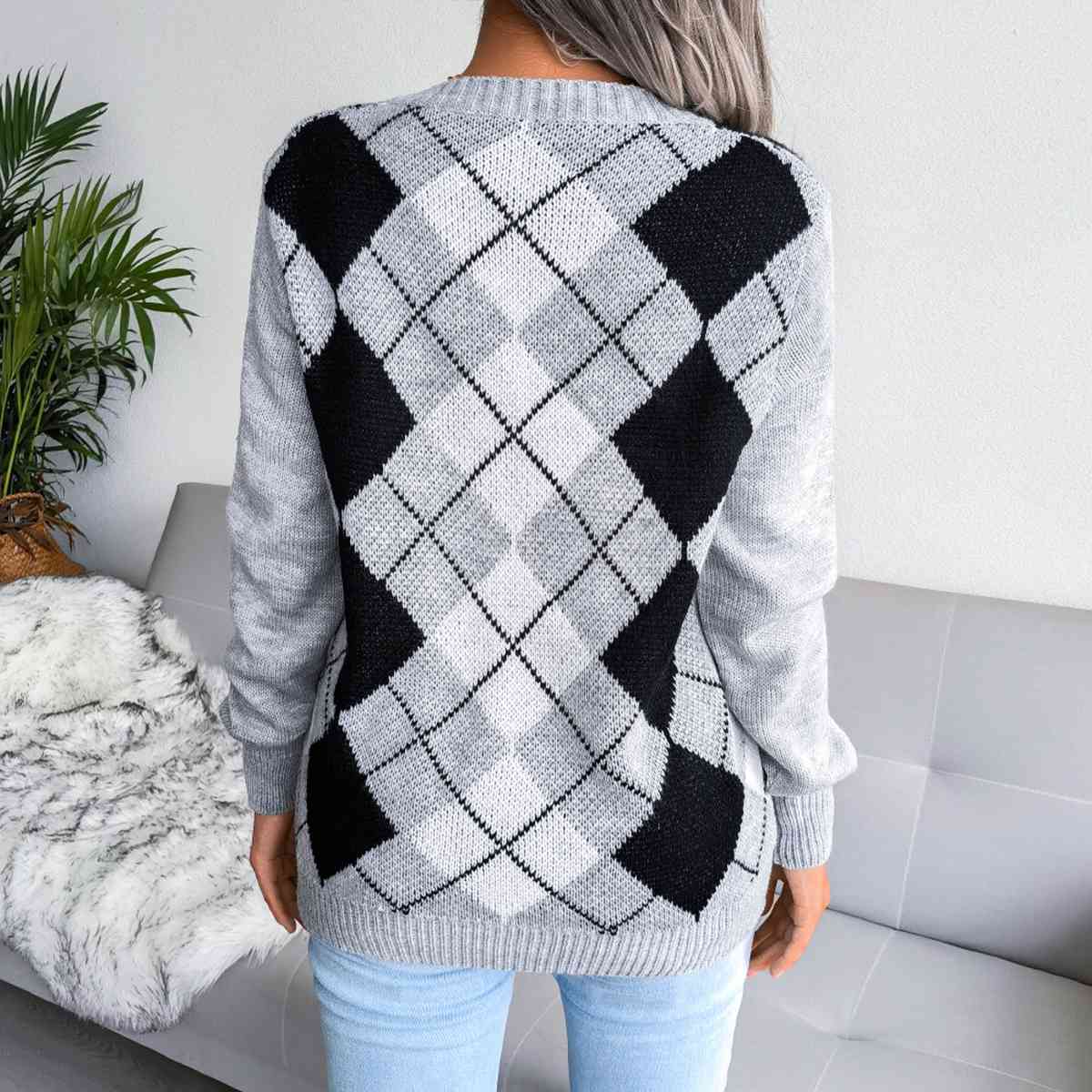 Geometric V-Neck Sweater BLUE ZONE PLANET