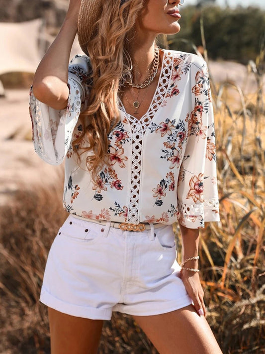 V-neck printed patchwork lace flared sleeve top BLUE ZONE PLANET